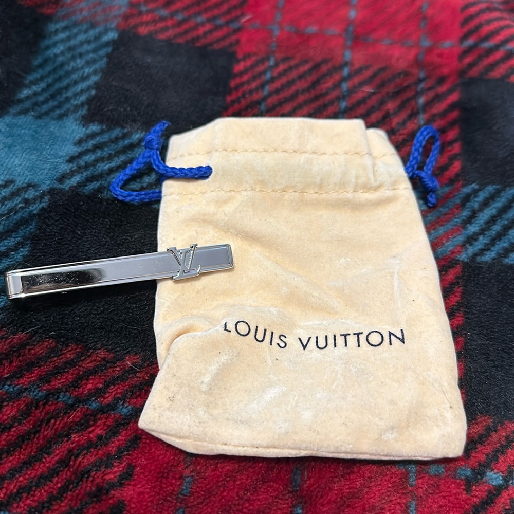 Louis Vuitton LOUIS VUITTON Tie Clip Pan Scravat LV Initial M61981 Metal Silv...